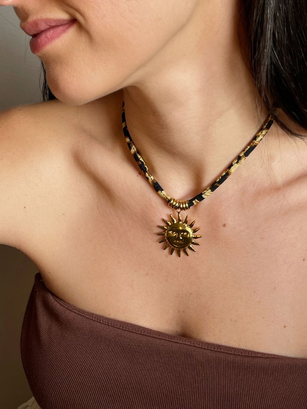 Colar Charms Zion Ouro 18k